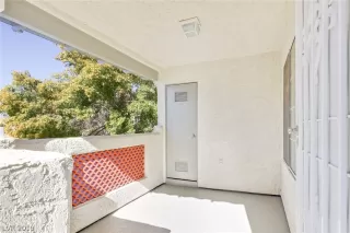 Photo #3: 2151518 Listing