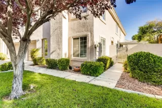 Photo #2: 2151539 Listing