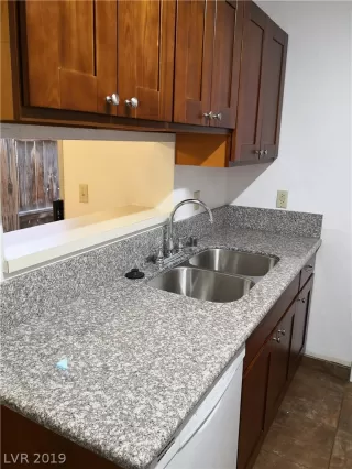 Photo #5: 2151603 Listing 