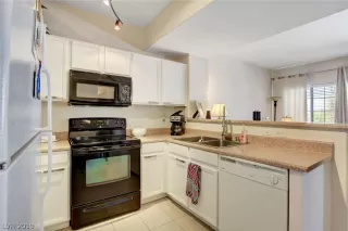 Photo #4: 2151607 Listing