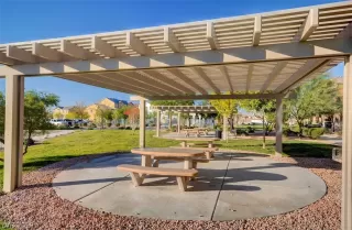 Photo #5: 2151621 Listing 