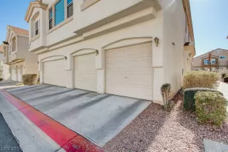 Photo #2: 2151664 Listing