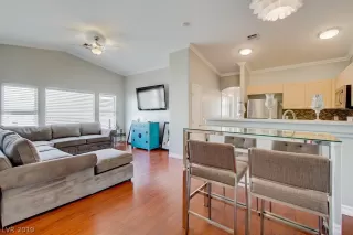 Photo #6: 2151664 Listing