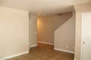 Photo #3: 2151669 Listing