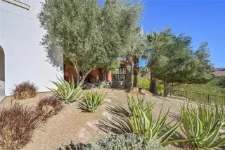 Photo #2: 2151677 Listing