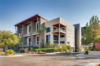 Photo #1: 2151693 Listing