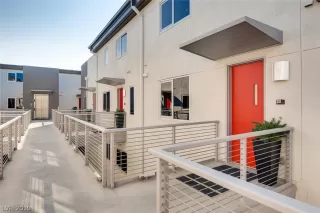 Photo #2: 2151693 Listing