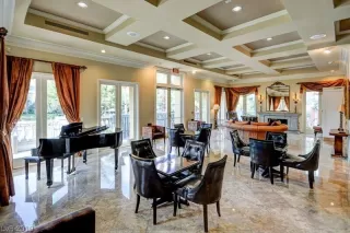 Photo #3: 2151702 Listing