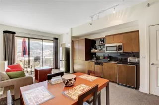 Photo #6: 2151711 Listing