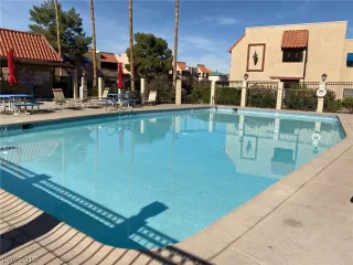 Photo #6: 2151814 Listing
