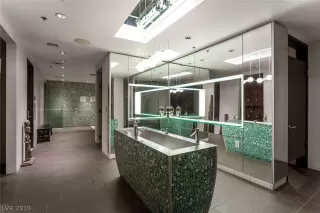 Photo #4: 2151883 Listing 