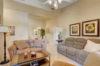 Photo #5: 2151886 Listing