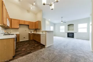 Photo #4: 2151948 Listing