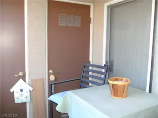 Photo #5: 2151987 Listing