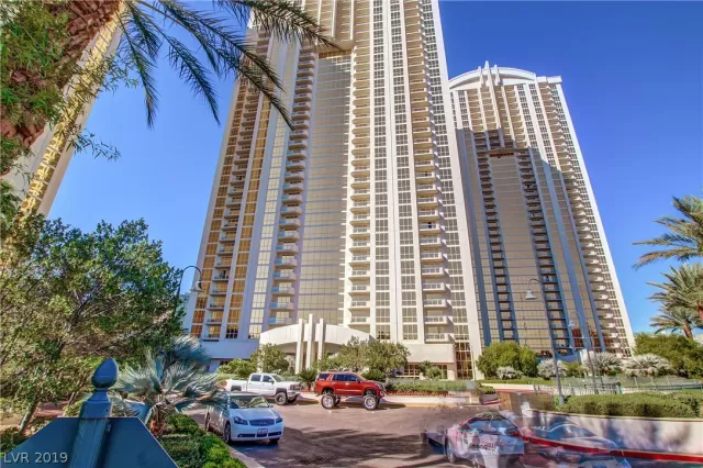 MLS: 2151990 Condo For Sale