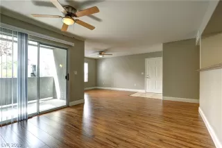 Photo #5: 2152092 Listing