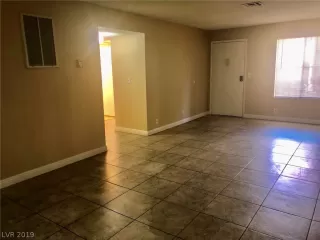 Photo #5: 2152105 Listing 