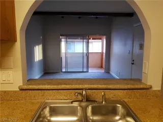 Photo #6: 2152161 Listing