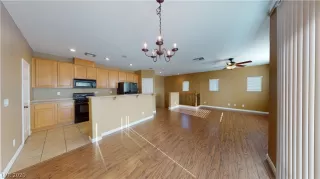 Photo #4: 2152162 Listing