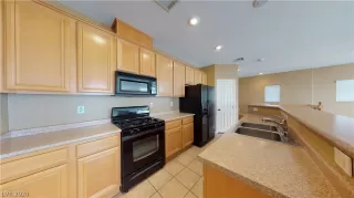 Photo #5: 2152162 Listing