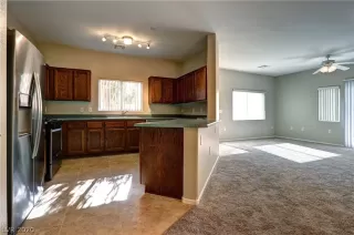 Photo #5: 2152178 Listing