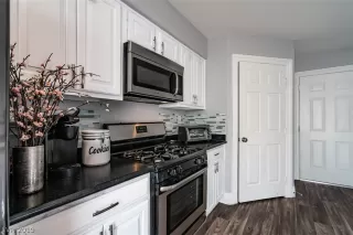 Photo #3: 2152189 Listing