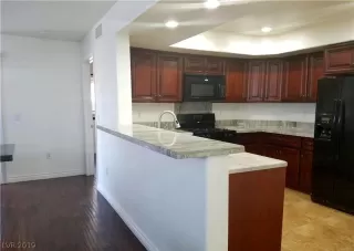 Photo #1: 2153266 Listing 