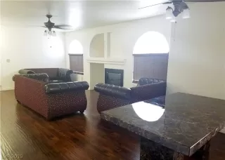 Photo #3: 2153266 Listing 