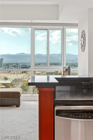 Photo #2: 2153275 Listing 