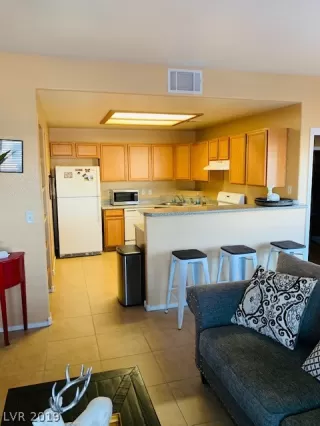 Photo #3: 2153287 Listing 