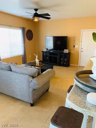 Photo #5: 2153287 Listing 