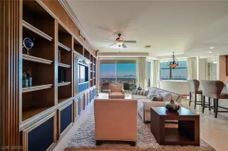 Photo #2: 2153387 Listing