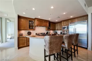 Photo #4: 2153387 Listing