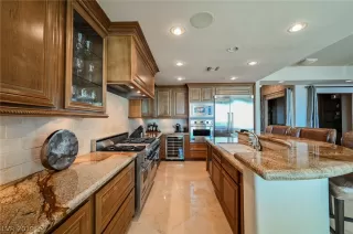 Photo #5: 2153387 Listing