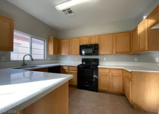 Photo #6: 2153397 Listing