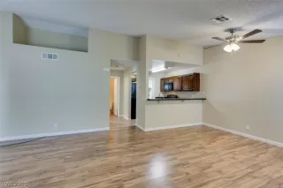 Photo #4: 2153404 Listing 