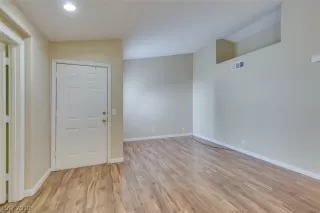 Photo #5: 2153404 Listing 