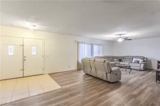 Photo #2: 2153405 Listing