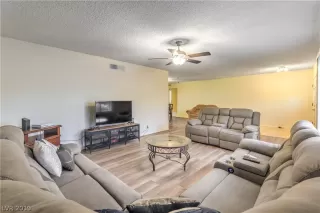 Photo #3: 2153405 Listing