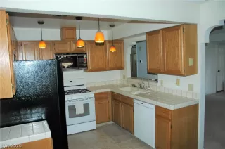 Photo #6: 2153428 Listing