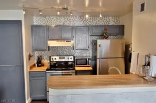 Photo #5: 2153539 Listing