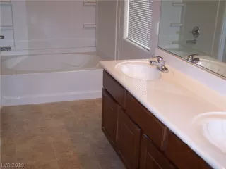 Photo #6: 2153655 Listing 