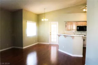 Photo #5: 2153668 Listing 