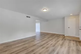 Photo #5: 2153680 Listing 