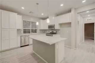 Photo #2: 2153696 Listing