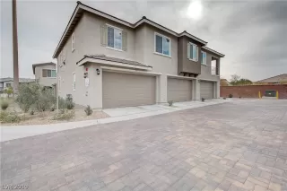 Photo #4: 2153696 Listing