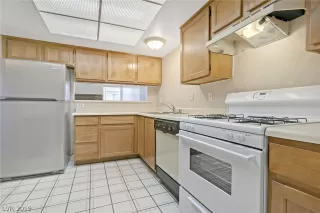 Photo #5: 2153726 Listing