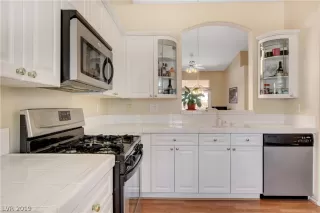 Photo #2: 2153731 Listing