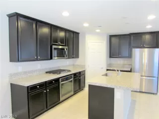 Photo #5: 2153748 Listing 