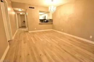 Photo #3: 2153749 Listing